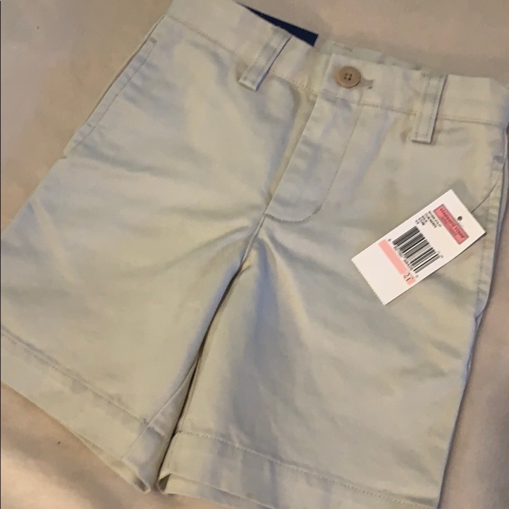 Vineyard Vines 2T shorts
